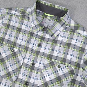 Under Armour HeatGear Vented Shirt Mens Medium Loose Short Sleeve Button Up